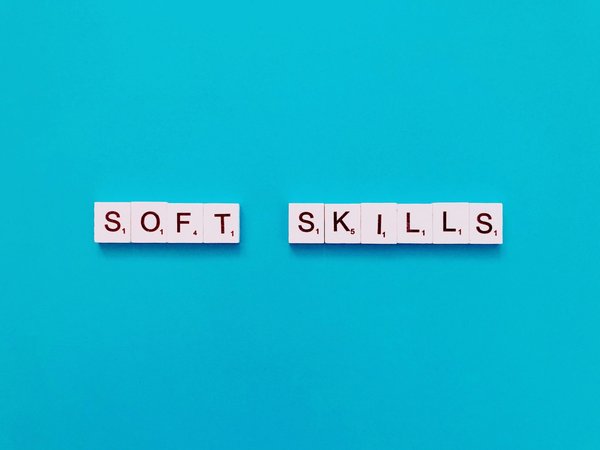 Soft skills : comprendre et combler l'écart de compétences étudiantes